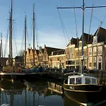 Hotel Hotelhuisjes Medemblik 3*