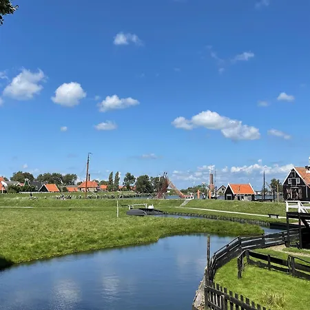 Hotel Hotelhuisjes Medemblik 3*