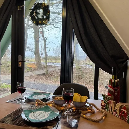 Hotelhuisjes Medemblik 3* 비어링거워프