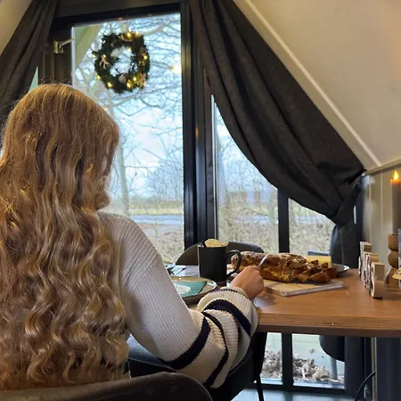 Hotel Hotelhuisjes Medemblik 3*